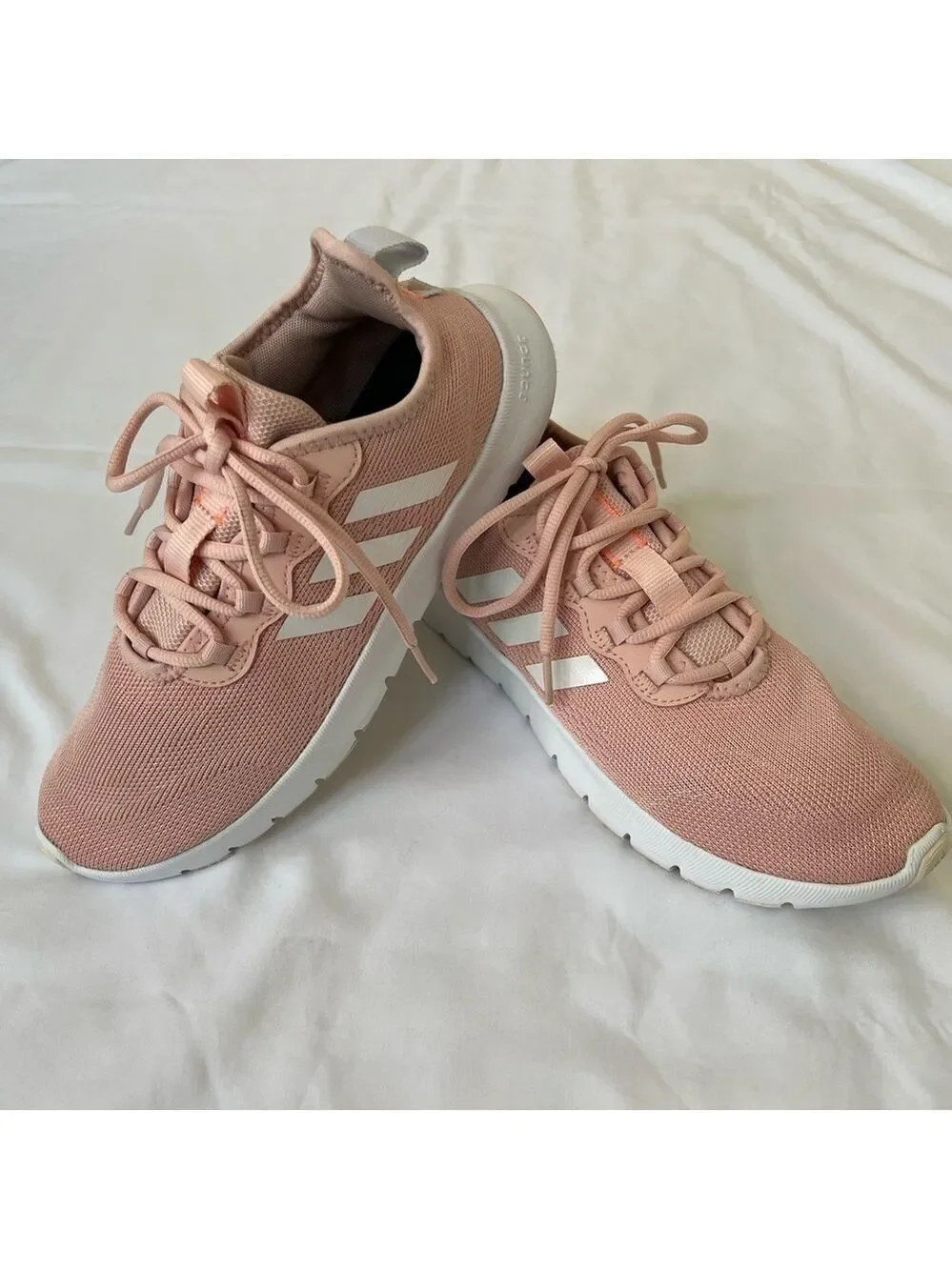 Womens Adidas Nario Move in Vapour Pink. Size 8